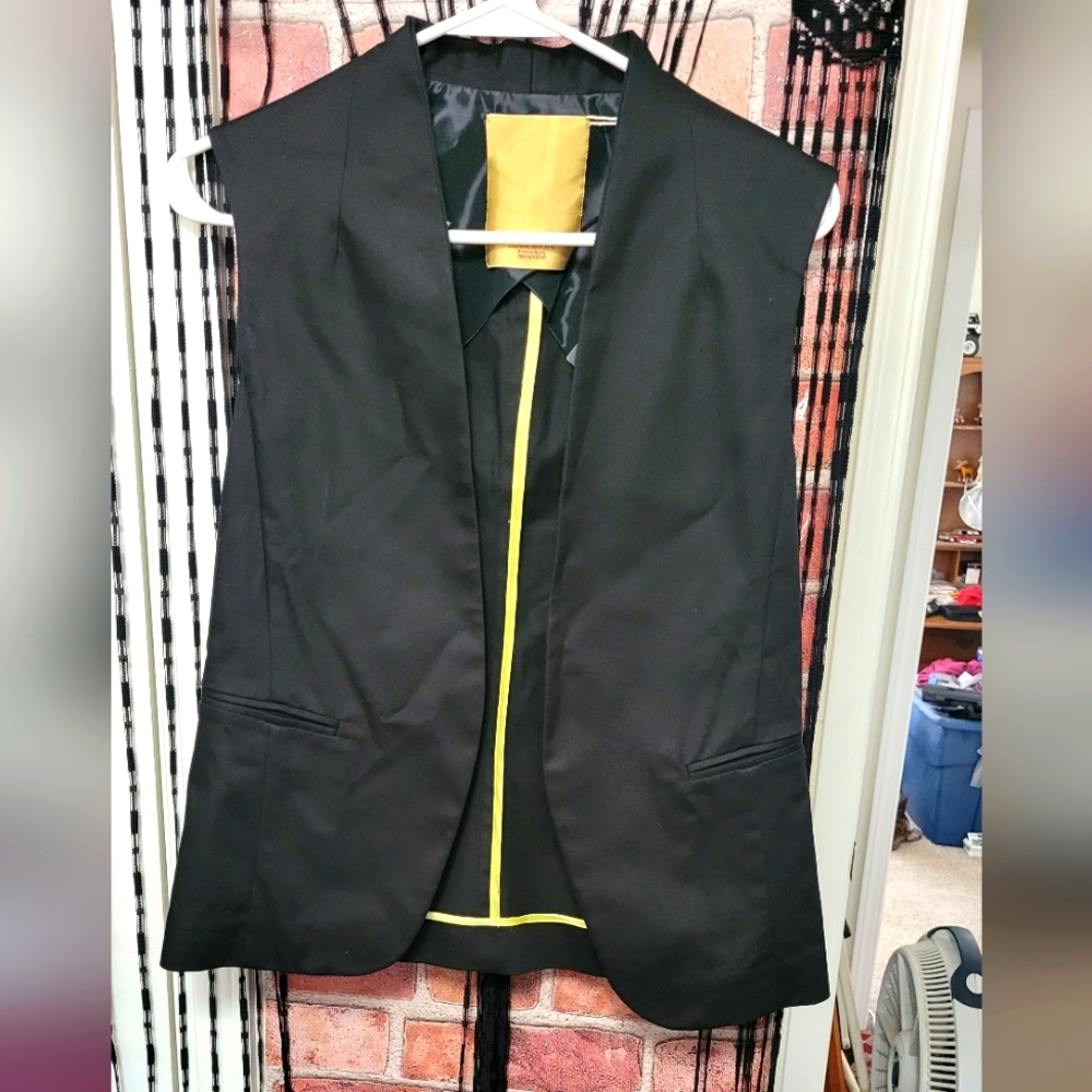 Women's size 8 C'N'C NATIONAL BLACK GIACCA vest